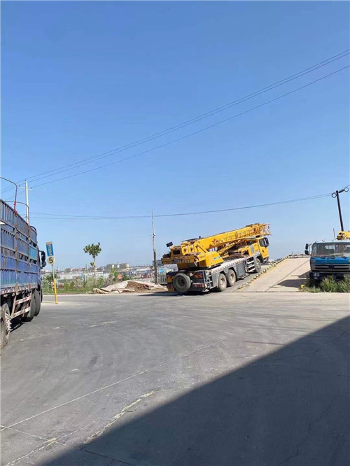 市中区25吨吊车的租赁价格大概是多少？